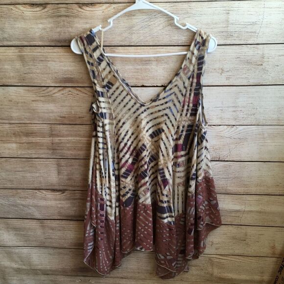 FREE PEOPLE HANDKERCHIEF HEM TOP IN BATIK PRINT‎ - Picture 6 of 7